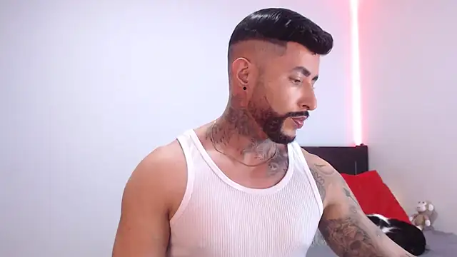 andrea de lucaa online show from 11/12/25, 04:02