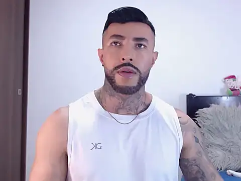 andrea de lucaa online show from 12/03/25, 04:09