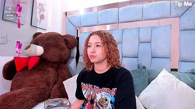 megannherrera online show from 06/10/26, 03:22