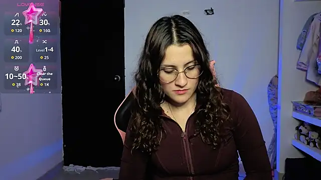 Snapshot of lindasyt chatting on 04/27/26, 02:53 lindasyt online show from 04/27/26, 02:53