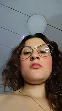 Snapshot of lindasyt chatting on 05/26/26, 09:49 lindasyt online show from 05/26/26, 09:49