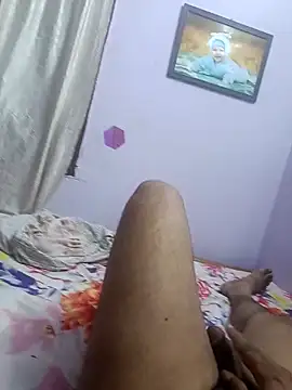 Snapshot of maddy3108 chatting on 09/12/25, 04:12 maddy3108 online show from 09/12/25, 04:12