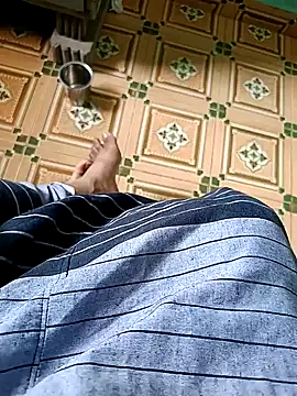 Snapshot of maddy3108 chatting on 09/23/25, 04:59 maddy3108 online show from 09/23/25, 04:59