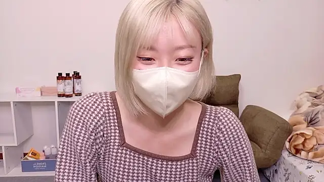 Snapshot of Nana__ch chatting on 06/09/26, 12:28 Nana ch online show from 06/09/26, 12:28