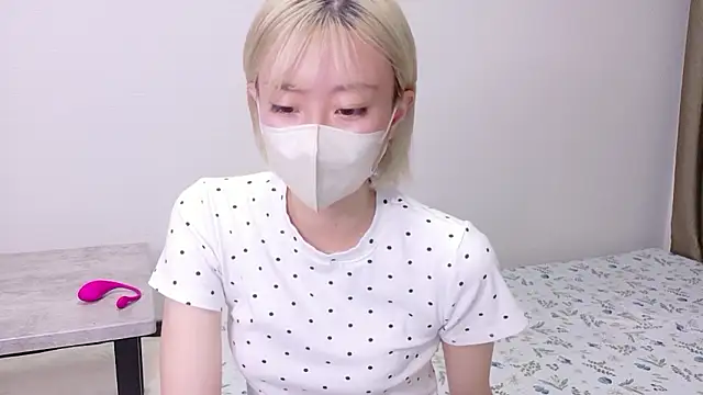 Snapshot of Nana__ch chatting on 06/26/26, 10:19 Nana ch online show from 06/26/26, 10:19