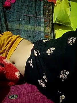Snapshot of Komal-741 chatting on 10/08/25, 04:15 Komal-741 online show from 10/08/25, 04:15