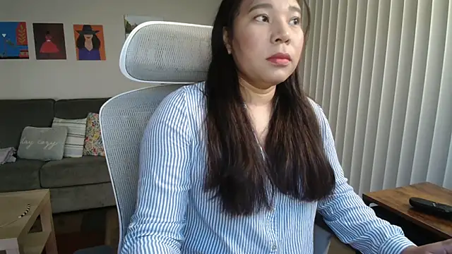 Snapshot of SHEILYN_ chatting on 06/23/26, 04:54 SHEILYN online show from 06/23/26, 04:54