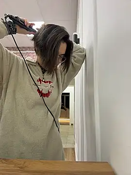 VioletAsh online show from 01/19/26, 04:27