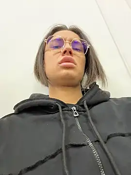 VioletAsh online show from 02/10/26, 04:27