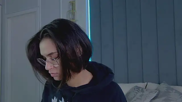 VioletAsh online show from 04/09/26, 04:23