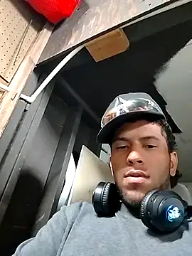 Snapshot of tukica56 chatting on 11/01/25, 03:47 tukica56 online show from 11/01/25, 03:47