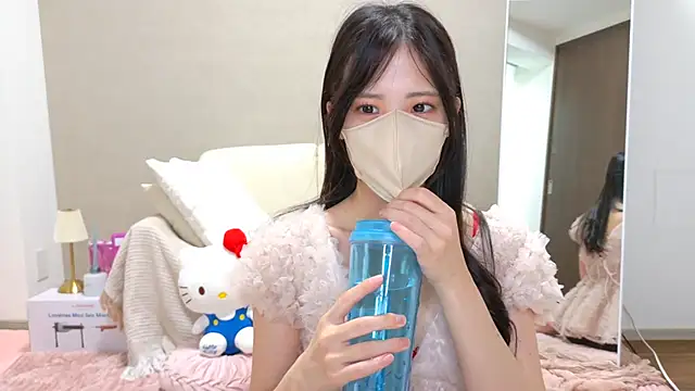 riri  nyan o0 online show from 06/05/26, 05:14