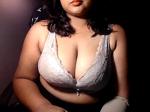 Snapshot of PatnakiRitu1 chatting on 09/14/25, 04:06 PatnakiRitu1 online show from 09/14/25, 04:06