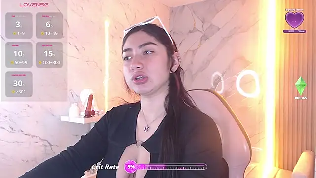 Snapshot of Sophia_tf chatting on 09/13/25, 01:33 Sophia tf online show from 09/13/25, 01:33