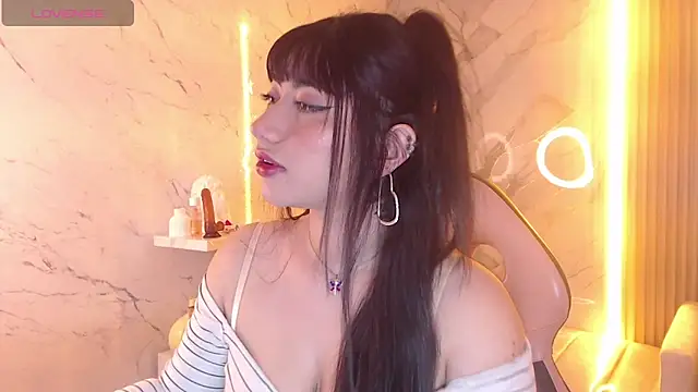 Snapshot of Sophia_tf chatting on 09/16/25, 01:23 Sophia tf online show from 09/16/25, 01:23
