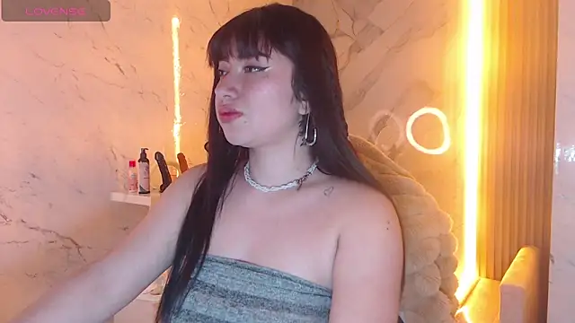 Snapshot of Sophia_tf chatting on 09/26/25, 01:15 Sophia tf online show from 09/26/25, 01:15