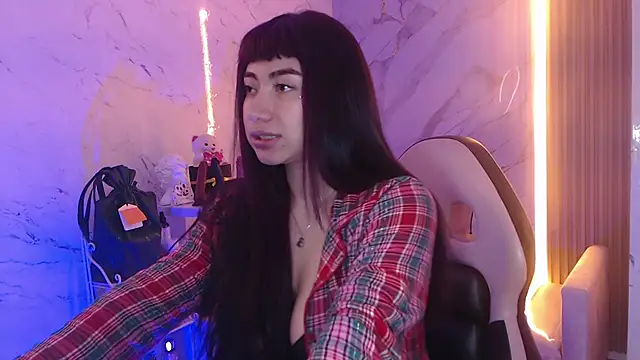 Sophia tf online show from 11/11/25, 01:11