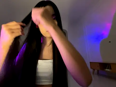 Snapshot of 77momomo chatting on 09/14/25, 02:27 77momomo online show from 09/14/25, 02:27