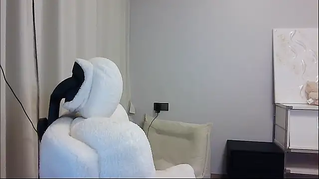 VianVianvv-cc online show from 10/20/25, 07:14