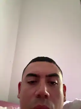 Snapshot of davidxxx099 chatting on 09/28/25, 02:11 davidxxx099 online show from 09/28/25, 02:11