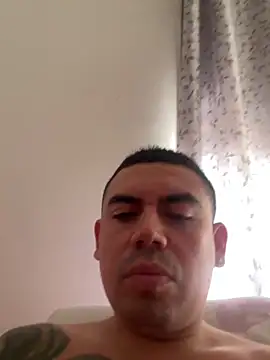 Snapshot of davidxxx099 chatting on 10/13/25, 12:27 davidxxx099 online show from 10/13/25, 12:27