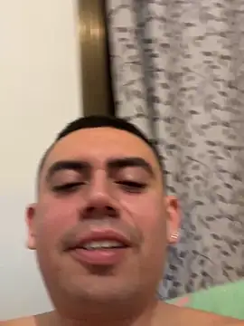 Snapshot of davidxxx099 chatting on 12/20/25, 06:53 davidxxx099 online show from 12/20/25, 06:53