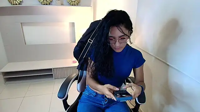 Snapshot of princequinn_ chatting on 05/27/26, 12:07 princequinn online show from 05/27/26, 12:07