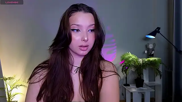 Snapshot of Lucy_louras chatting on 10/01/25, 12:00 Lucy louras online show from 10/01/25, 12:00