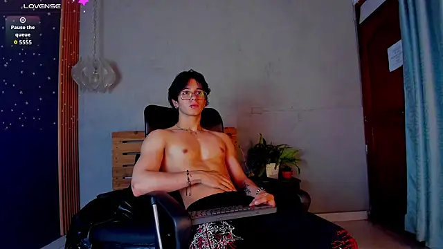 Markuss   online show from 09/19/25, 02:35