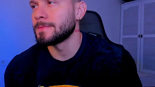 andrewcorey1 online show from 10/06/25, 05:16