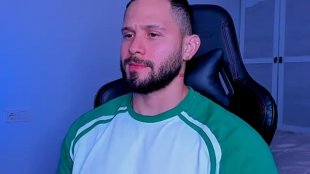 andrewcorey1 online show from 10/08/25, 05:43