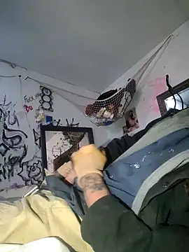 bearded cross online show from 12/05/25, 09:00