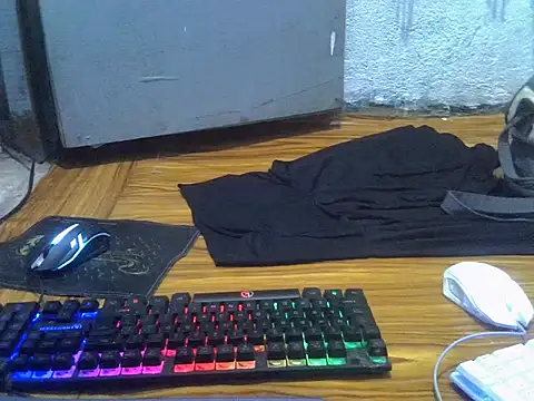 Snapshot of charms_virgin chatting on 09/15/25, 11:16 charms virgin online show from 09/15/25, 11:16