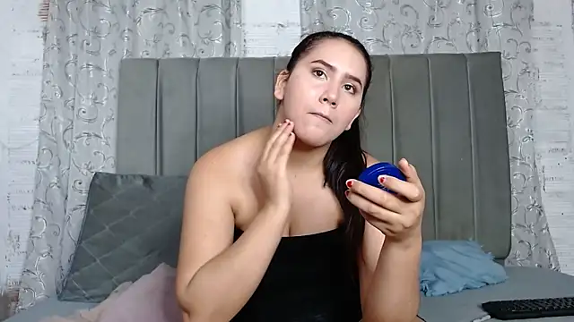 HOTEXTREMCOUPLE online show from 10/18/25, 03:53