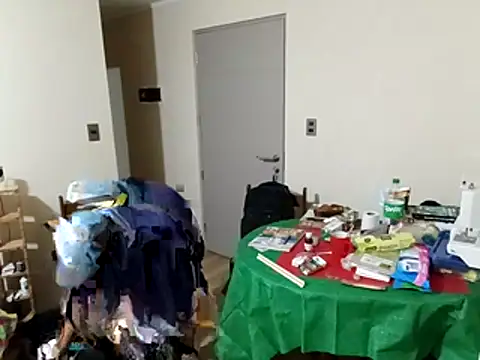 Gato2025perro online show from 12/15/25, 02:16