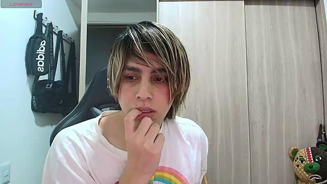 brunothompson3 online show from 10/11/25, 10:14