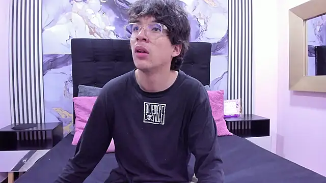 Desire Ecstasy online show from 11/30/25, 01:04