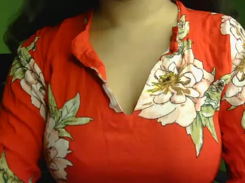 Snapshot of your_cute_girl chatting on 10/18/25, 05:32 your cute girl online show from 10/18/25, 05:32