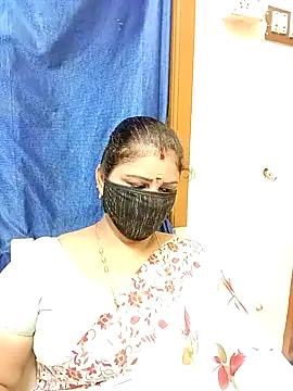 Snapshot of sushma26 chatting on 10/25/25, 04:35 sushma26 online show from 10/25/25, 04:35