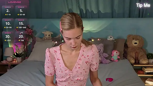 Aurora Bennet online show from 11/04/25, 12:54