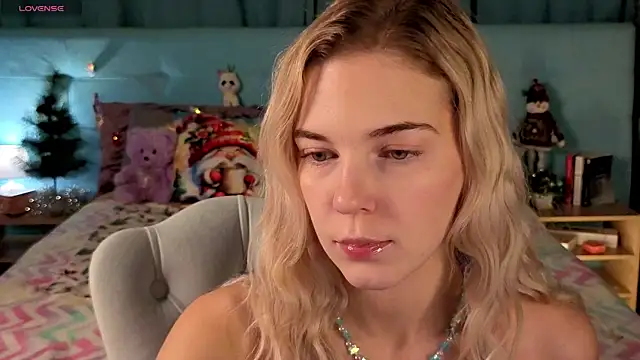 Aurora Bennet online show from 12/18/25, 01:00