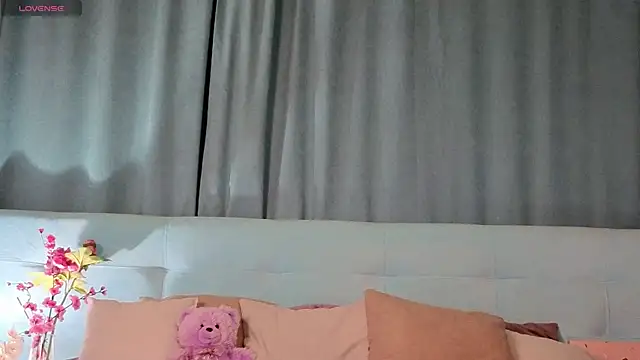 Aurora Bennet online show from 02/18/26, 11:11