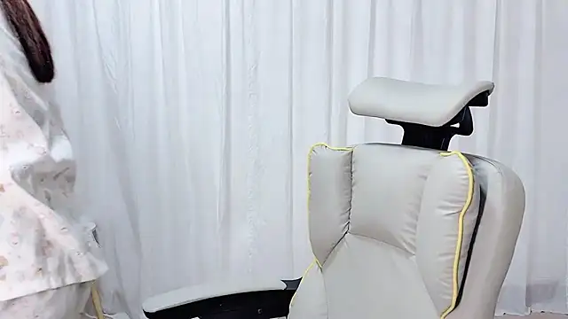 Dec-7758 online show from 10/27/25, 07:23