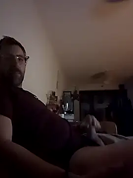 Snapshot of CheekyPolytime chatting on 09/26/25, 10:47 CheekyPolytime online show from 09/26/25, 10:47