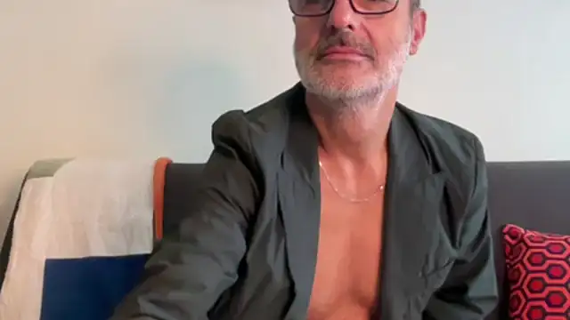 Snapshot of Milkywaymen chatting on 09/15/25, 12:49 Milkywaymen online show from 09/15/25, 12:49