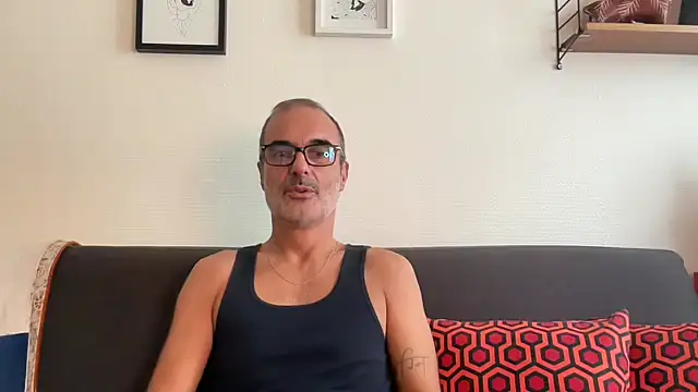 Snapshot of Milkywaymen chatting on 09/23/25, 01:25 Milkywaymen online show from 09/23/25, 01:25