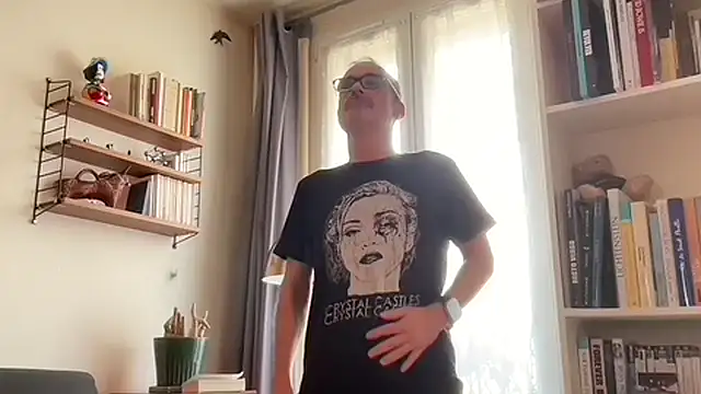 Snapshot of Milkywaymen chatting on 10/18/25, 12:17 Milkywaymen online show from 10/18/25, 12:17