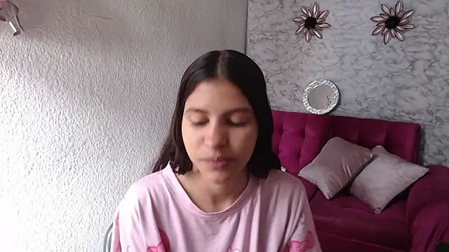 Evagirl69 online show from 06/04/26, 12:22