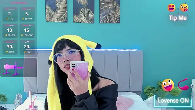 Snapshot of Rizeth chatting on 09/11/25, 12:05 Rizeth online show from 09/11/25, 12:05