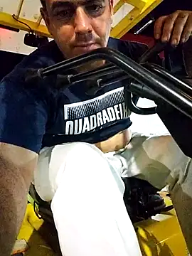 branquinho3 online show from 11/29/25, 01:19